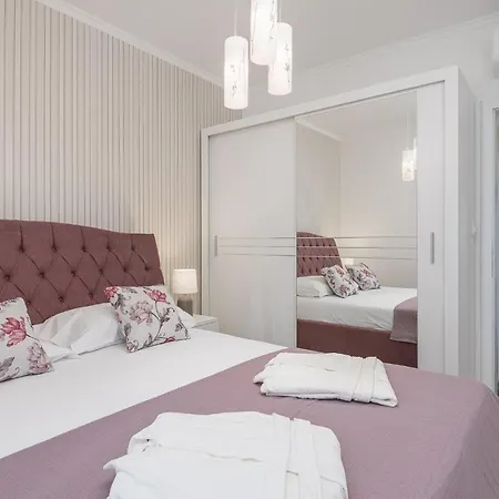 Cosmopolit Apartment